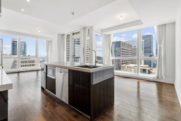 Appartement à Montréal (Ville-Marie) — 668 000 $