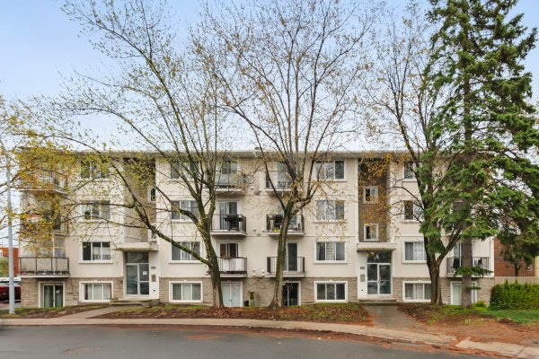 838 Rue Fabre, #302