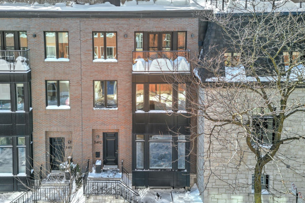 3492Z Rue Simpson