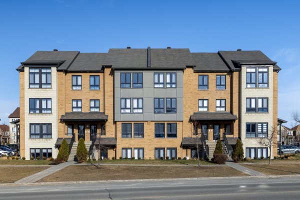 Voir la propriété 6100 Boul. Chevrier, #1